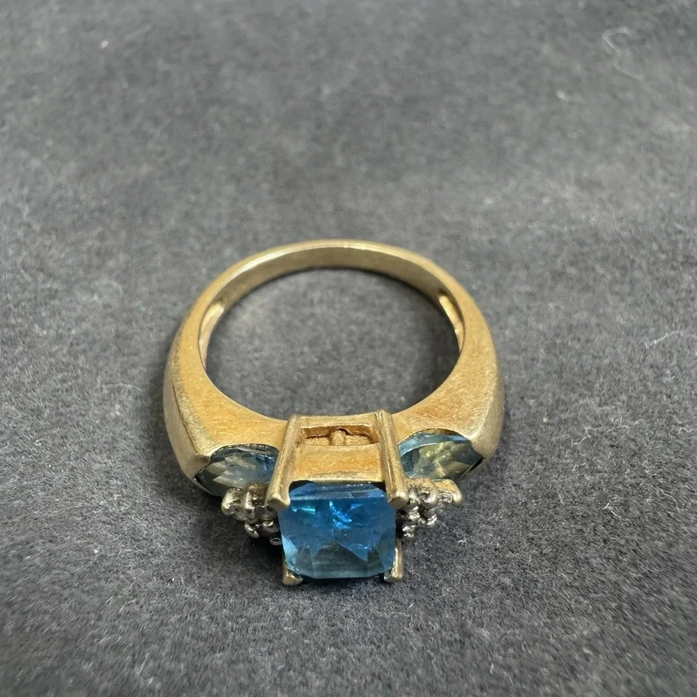 Vintage 10K Yellow Gold Emerald Cut Blue Topaz Cocktail Ring Size 7 IHG 4.1g